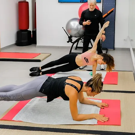 Victoria Palace & Zen Wellness فندق غالّيبولي