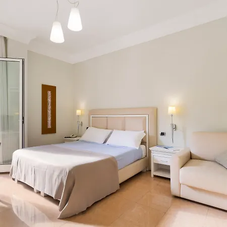 فندق Victoria Palace & Zen Wellness غالّيبولي