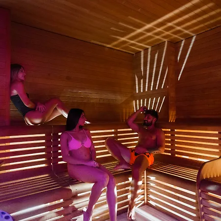 Victoria Palace & Zen Wellness Hotel 4*