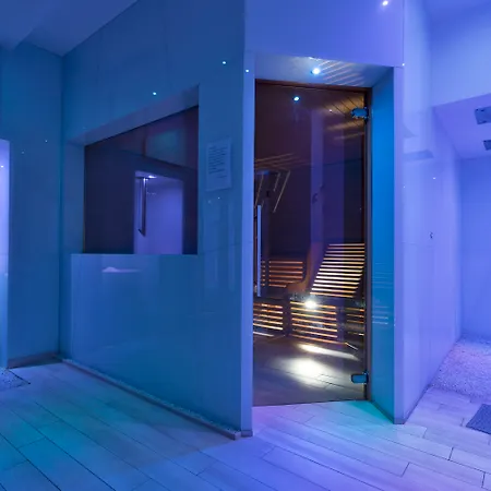 Victoria Palace & Zen Wellness فندق غالّيبولي